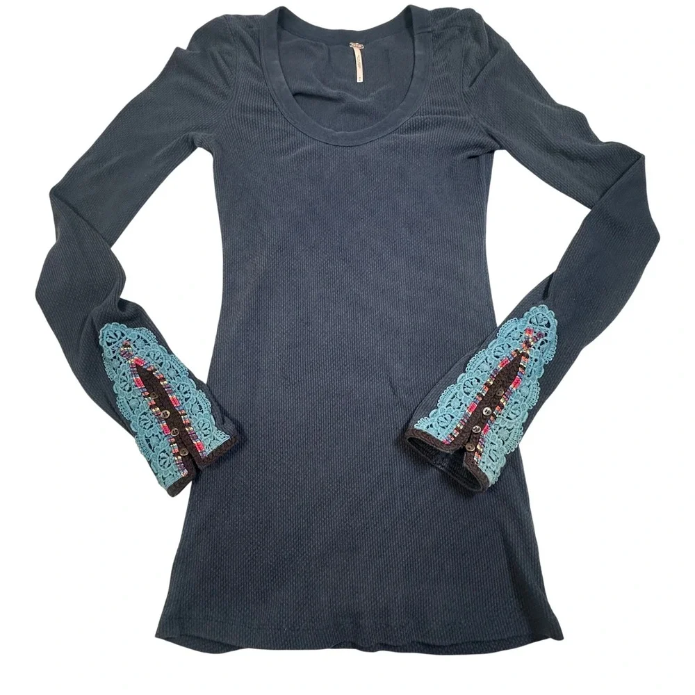 Free People Navy Waffle Knit Thermal Top Lace Cuff Boho Scoop Neck Blue Medium